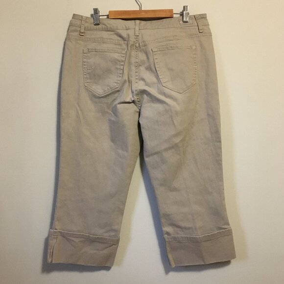 Jones & Co. Oatmeal Rolled Cuff Capris - Picture 2 of 14